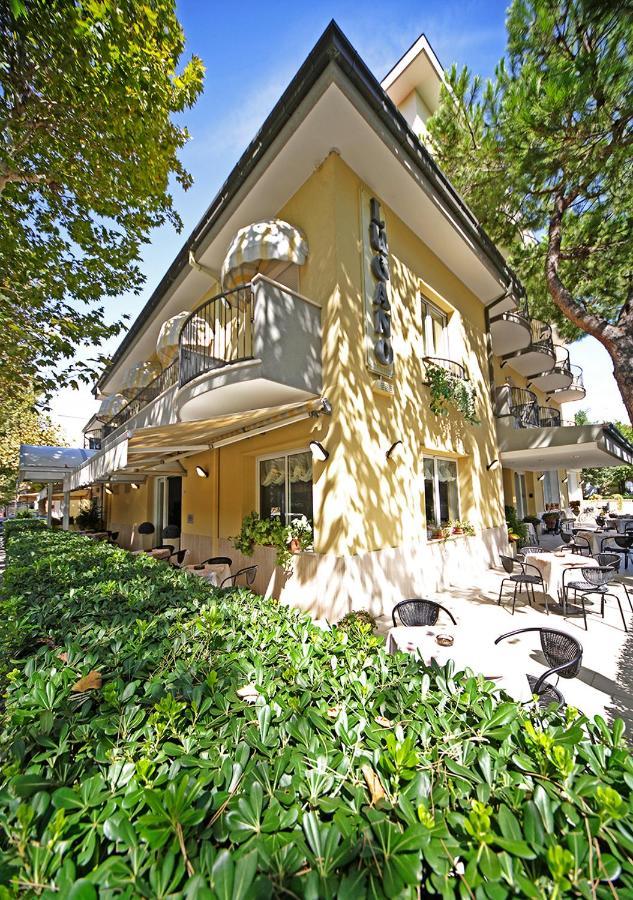 Hotel Lugano Riccione Exterior photo