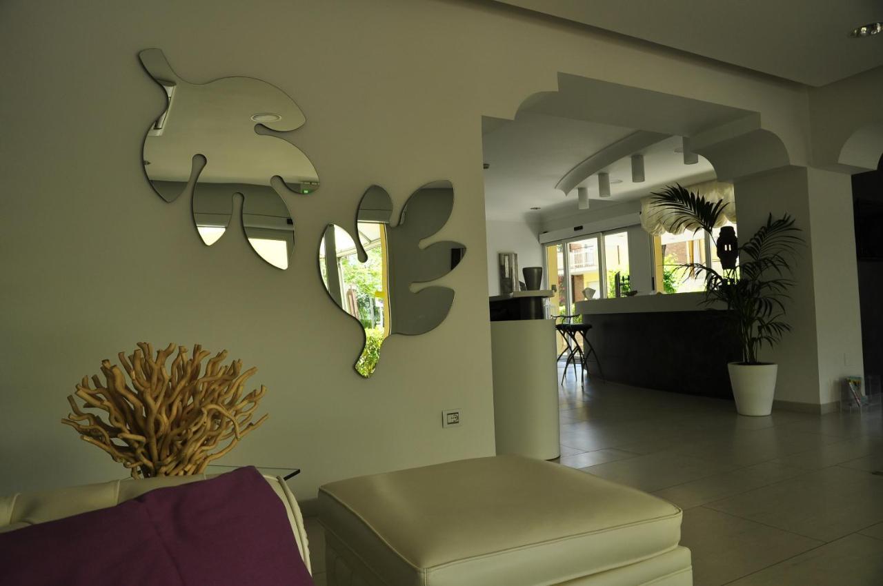 Hotel Lugano Riccione Exterior photo