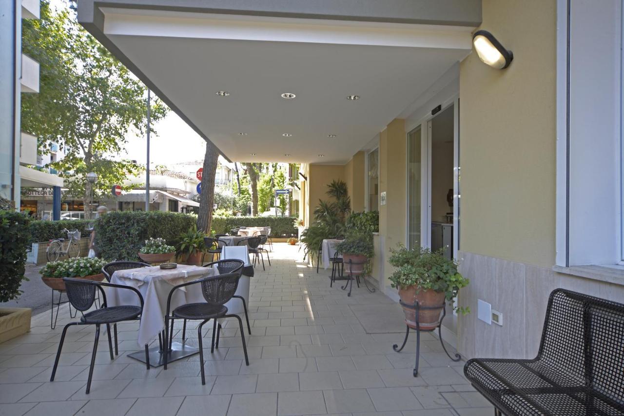 Hotel Lugano Riccione Exterior photo