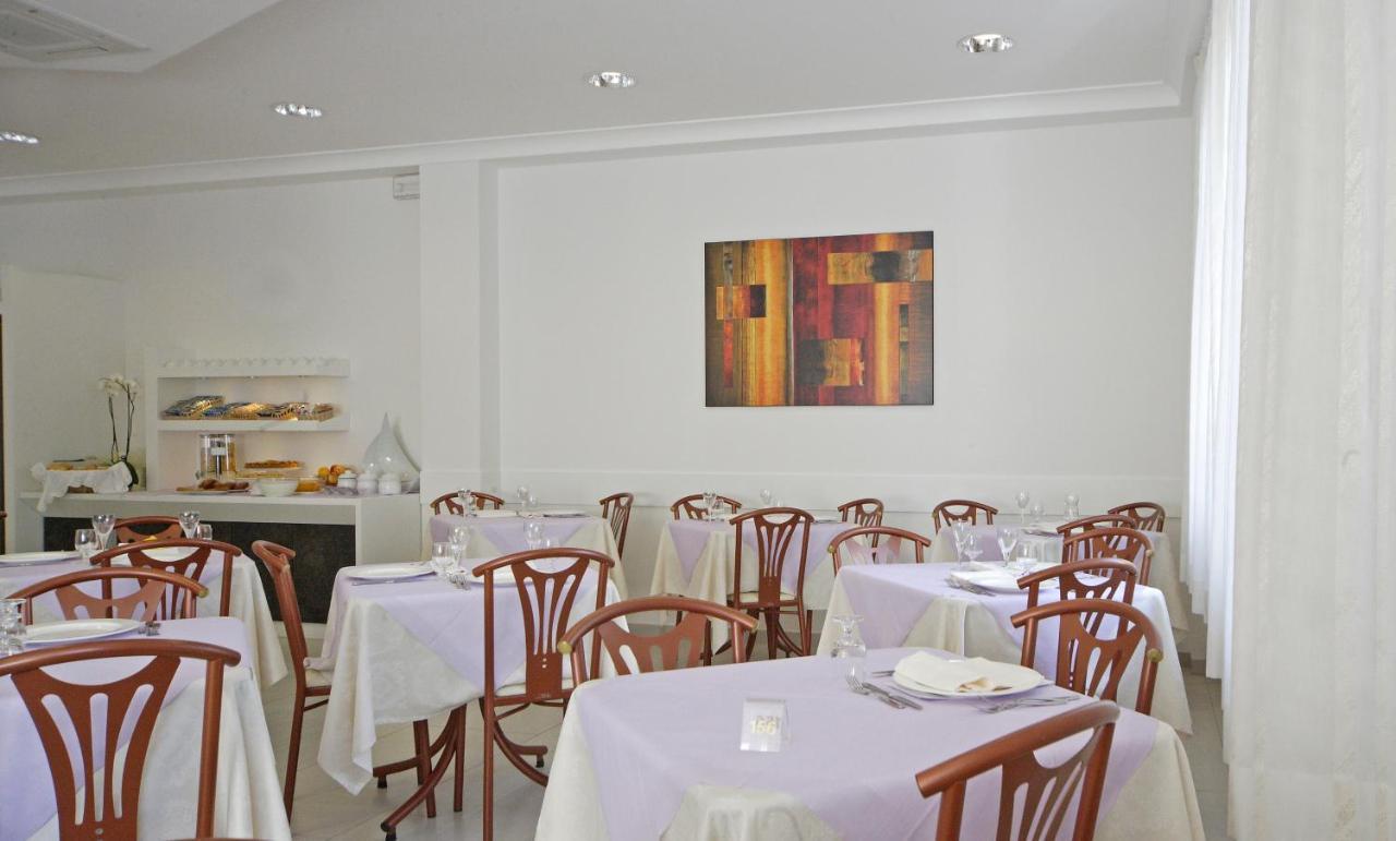 Hotel Lugano Riccione Exterior photo